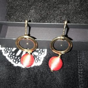 Beautiful textured pink earrings... very classy